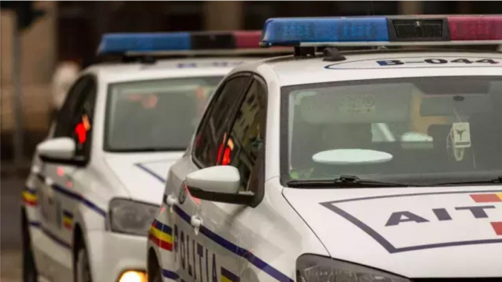 Și-a aruncat copilul în toaleta din curte, crezând că e mort!