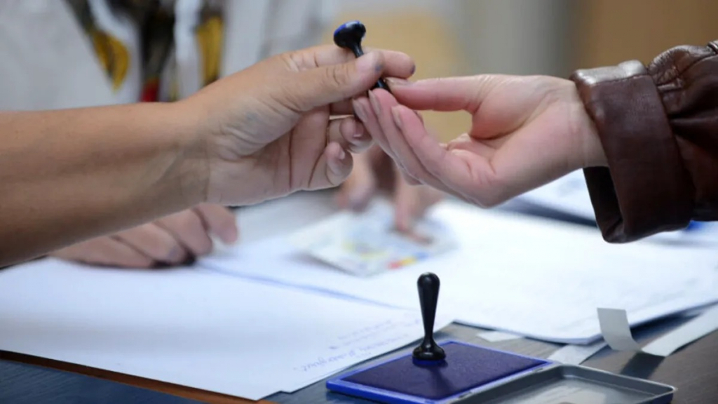 A început votul în diaspora. S-a deschis prima secție de vot