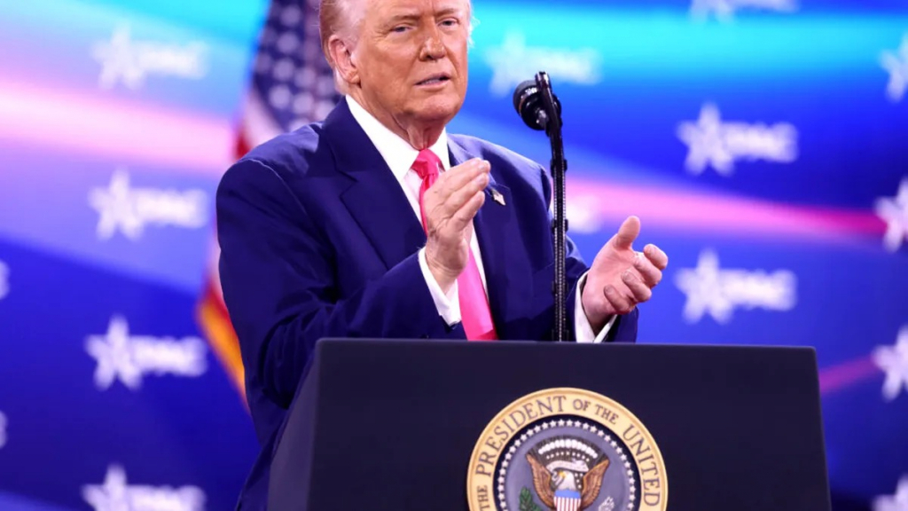 Investigaţie în SUA, unde fostul şef al FBI l-ar fi ameninţat cu moartea printr-o postare în social media, pe preşedintele Trump