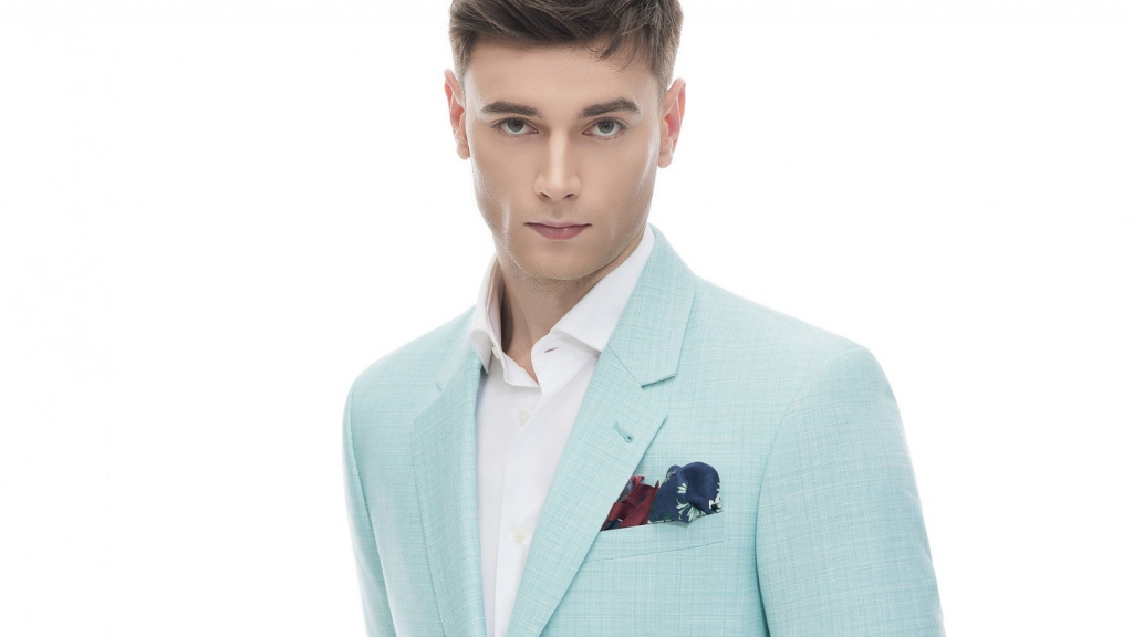 Eleganța în tonuri soft: de ce costumele pastel sunt alegerea perfectă pentru sezonul cald