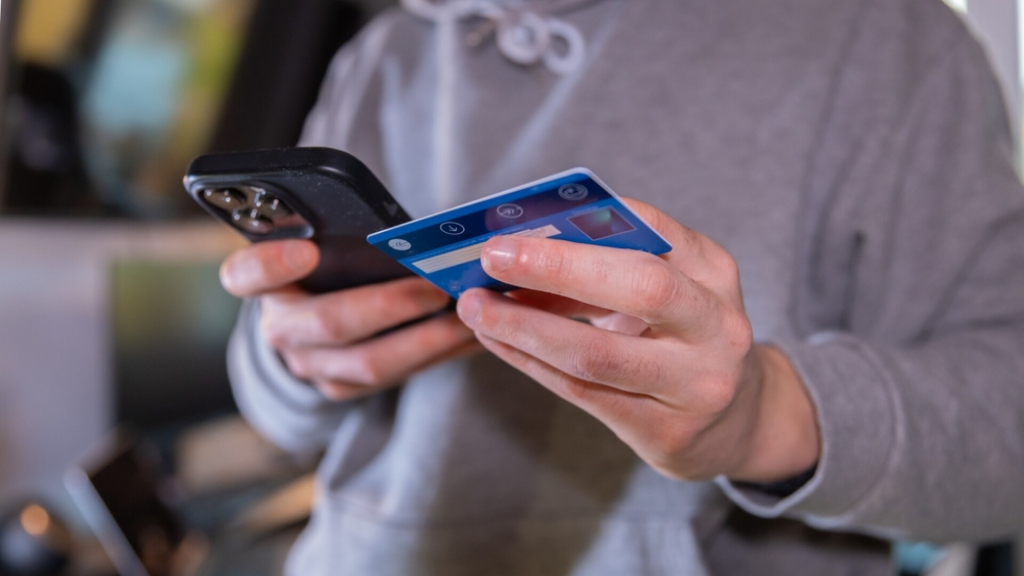 Fraudă cu facturi modificate. Cum au pierdut companiile mii de euro fără să-și dea seama