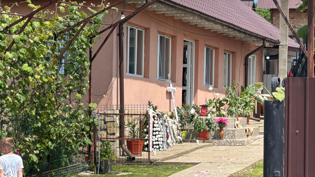 Covor de petale de flori, pentru Teodora