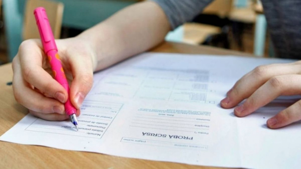 Iașul dă șapte zeciști la Evaluarea Națională. Doar Bucureștiul ne întrece
