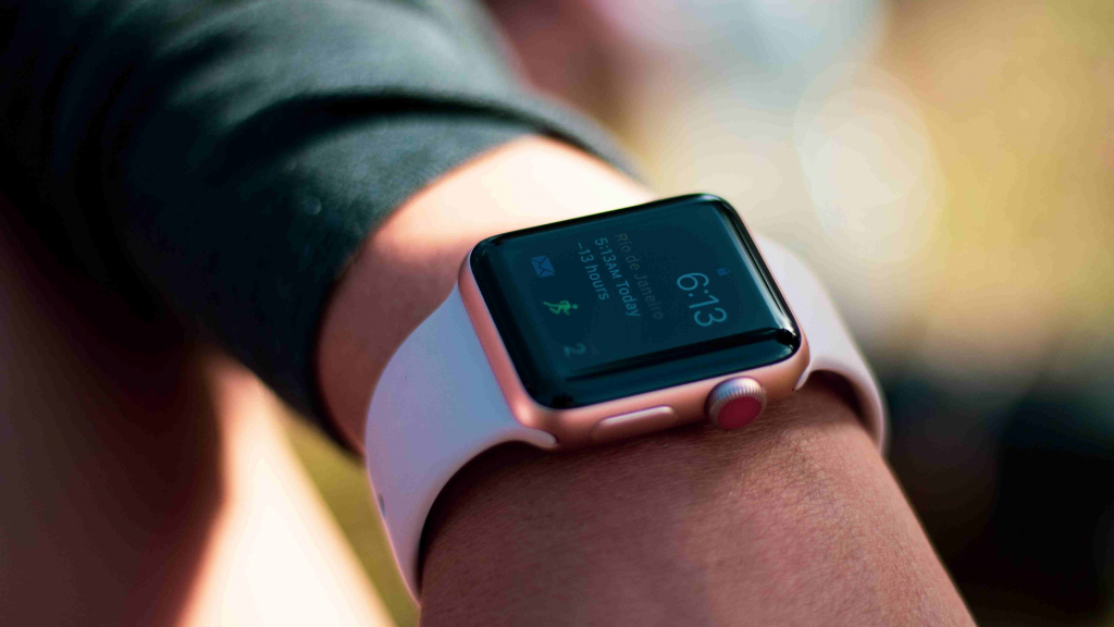  Evoluția ceasului: cum smartwatch-urile au redefinit relația omului cu timpul 