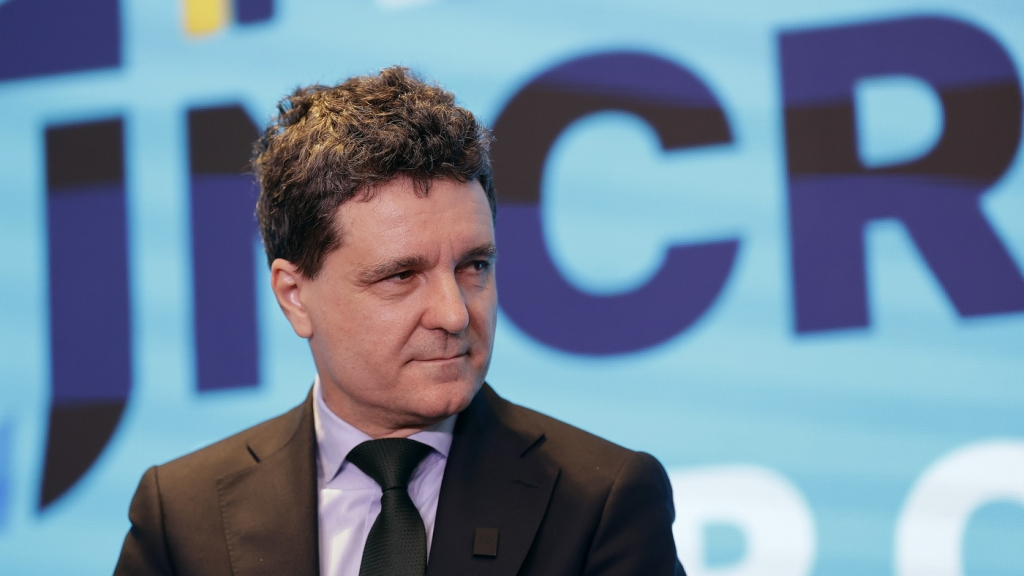 Nicuşor Dan dă drumul reformelor. TVA crește, accizele explodează. Primul pachet fiscal a fost promulgat oficial