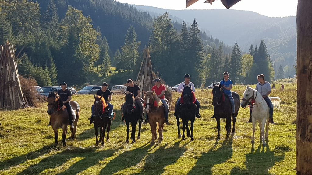Gospodarii dintr-un sat nemțean îl celebrează, an de an, pe haiducul Vasile cel Mare