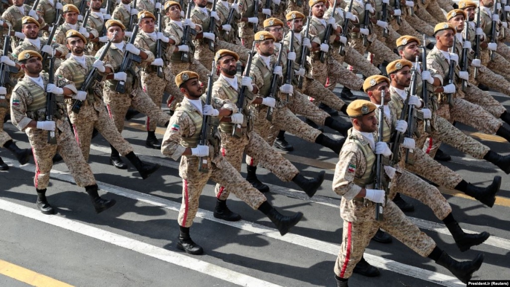 Iranul mobilizează armata pentru a lupta cu coronavirusul