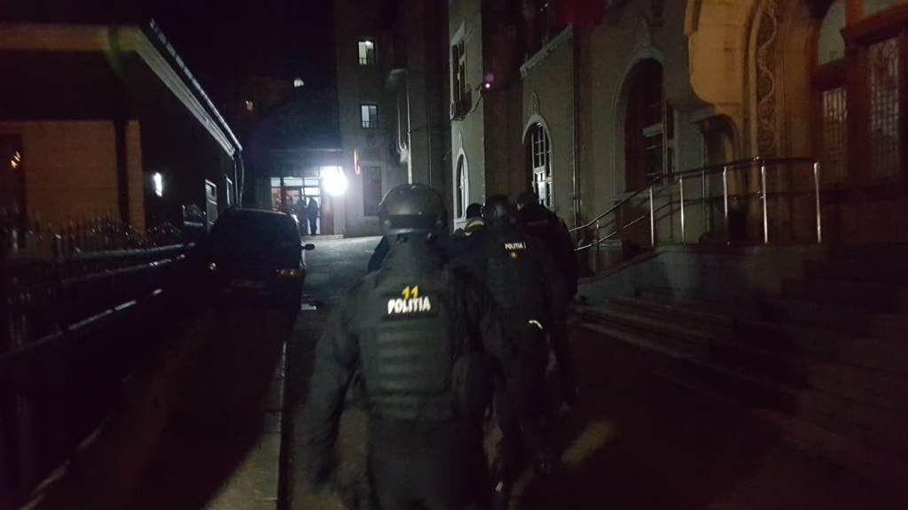 Trei bărbați din Tanacu, reţinuți  pentru săvârșirea mai multor infracțiuni de furt calificat
