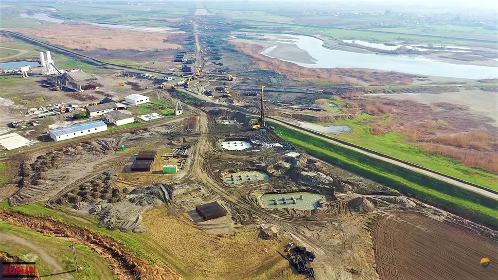  Prima porţiune de autostradă pentru zona Moldovei a primit finanțare de la Comisia Europeană. Este vorba despre varianta de ocolire a Bacăului. Proiectul are o valoare de aproape 970 de milioane de l