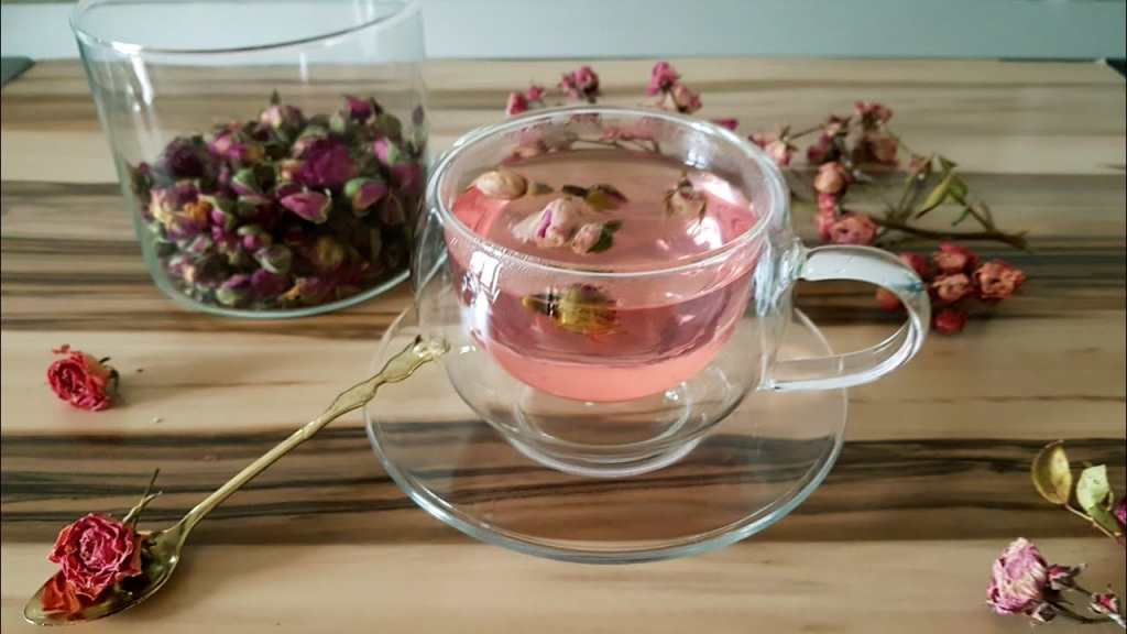 Ceaiul de trandafiri, un detoxifiant important