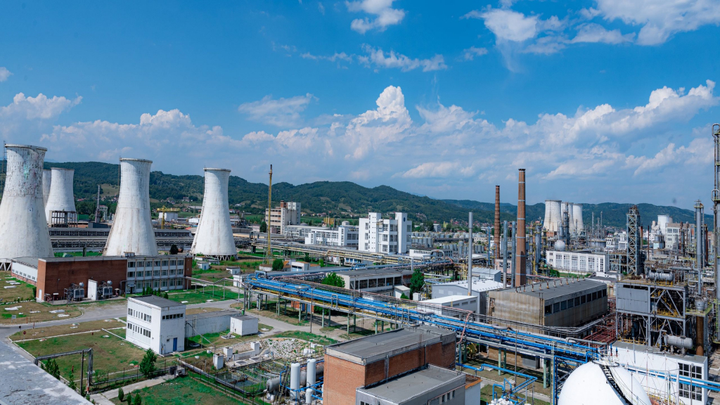 Chimcomplex Borzeşti ar putea apela la disponibilizări colective