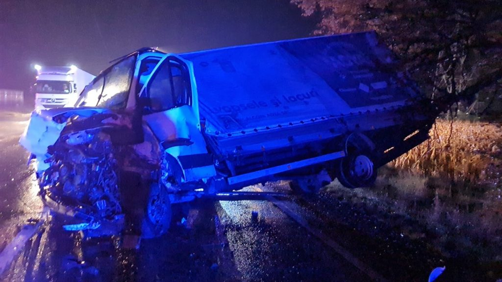 Tragedie pe E85. O familie care se întorcea de la pelerinajul Sfintei Parascheva a murit într-un accident la Săbăoani