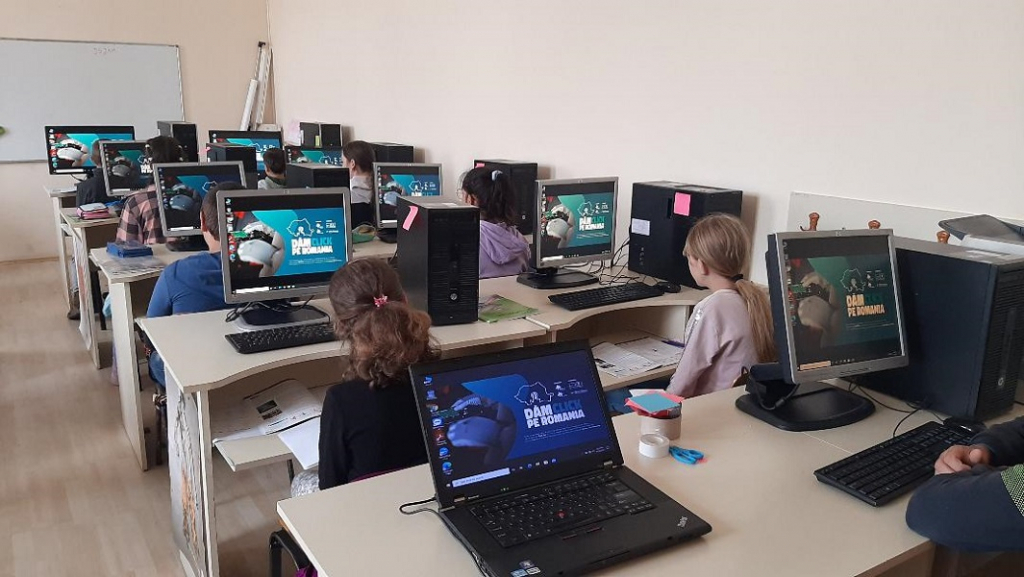 Echipamente ultraperformante pentru laboratoarele Colegiului Pedagogic