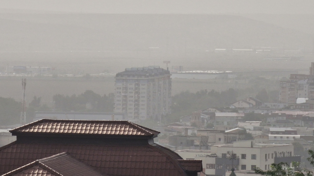 Ieșenii înghit praf. Ce spun senzorii despre aerul pe care îl respirăm zilnic