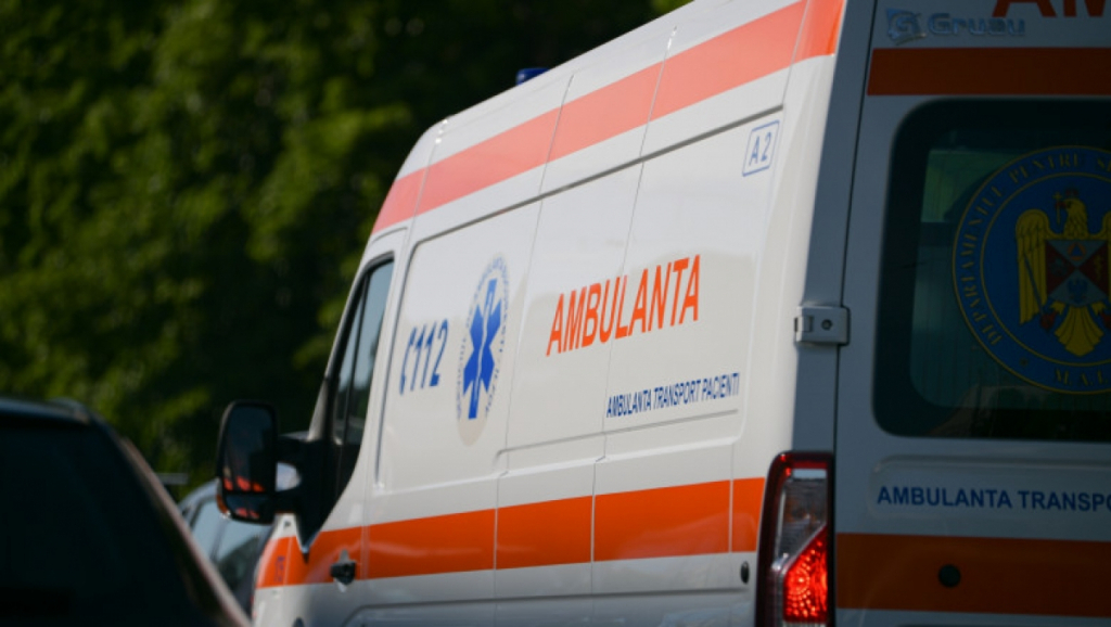 Tânără de 18 ani, înjunghiată mortal în propria casă de un vecin care i-a cerut 'un foc'; bărbatul ar fi recidivist