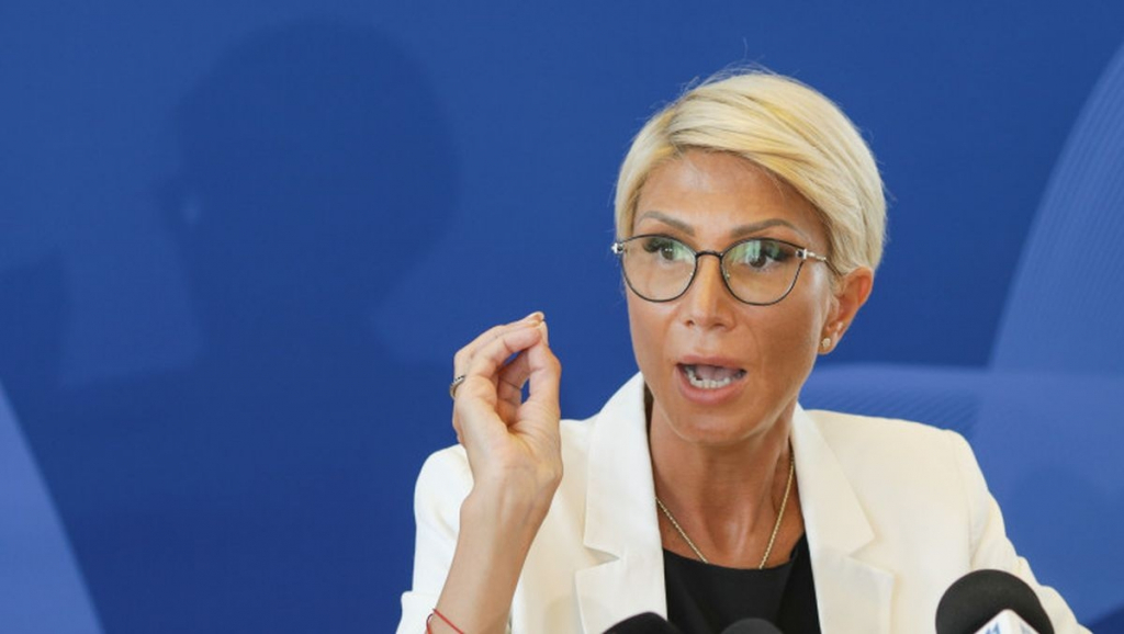 'Războiul amazoanelor' - Turcan o face praf pe lidera USR: Elena Laconi a făcut o serie de gafe si stângăcii de proporții care au stârnit scandaluri pe măsură