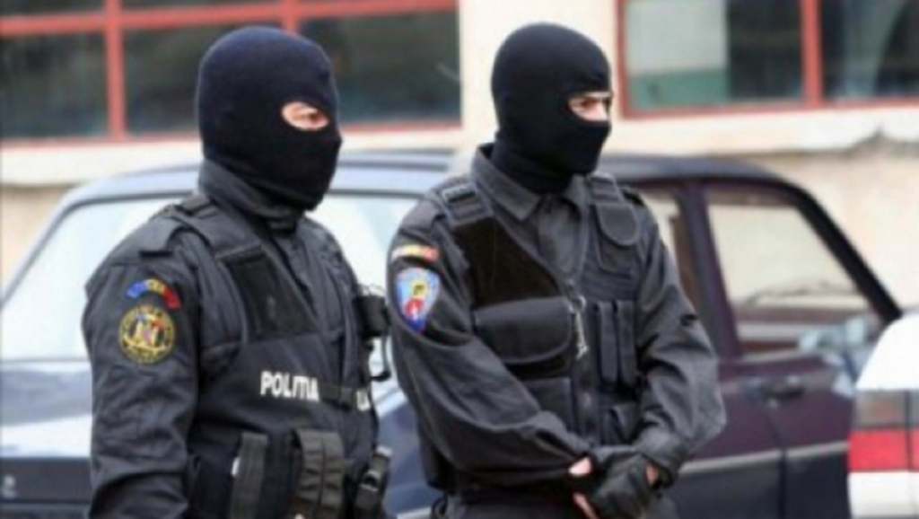 Românii fură orice: 15 motoare de ambarcaţiuni de agrement, de peste 100.000 de euro, depistate după 5 percheziții