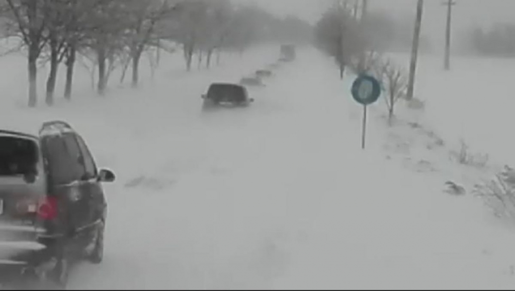Drum blocat de viscol,la Botoșani