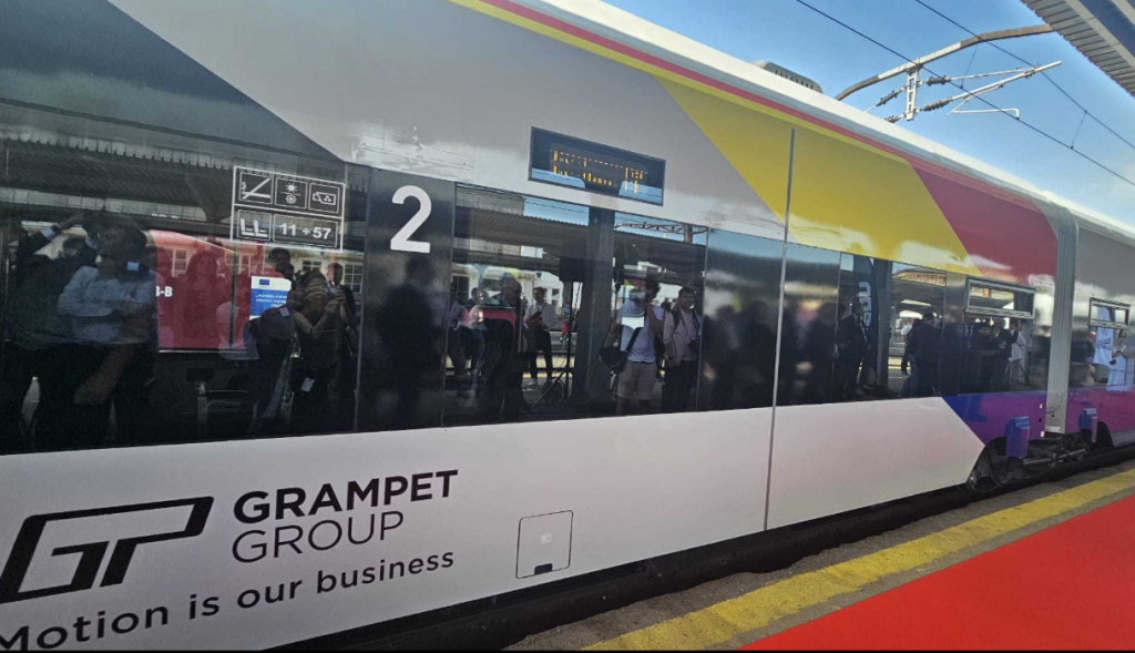 Leon, primul tren fabricat integral în România, la Pașcani, a fost lansat oficial