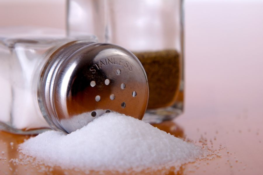Studiu: înlocuitorii de sare scad riscul de hipertensiune arterială. Cum să reduci sarea din alimentație