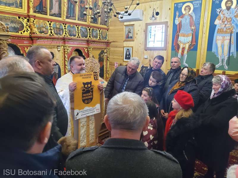 Preoţii de la bisericile din Botoşani au făcut instructaj de salvare la cutremur