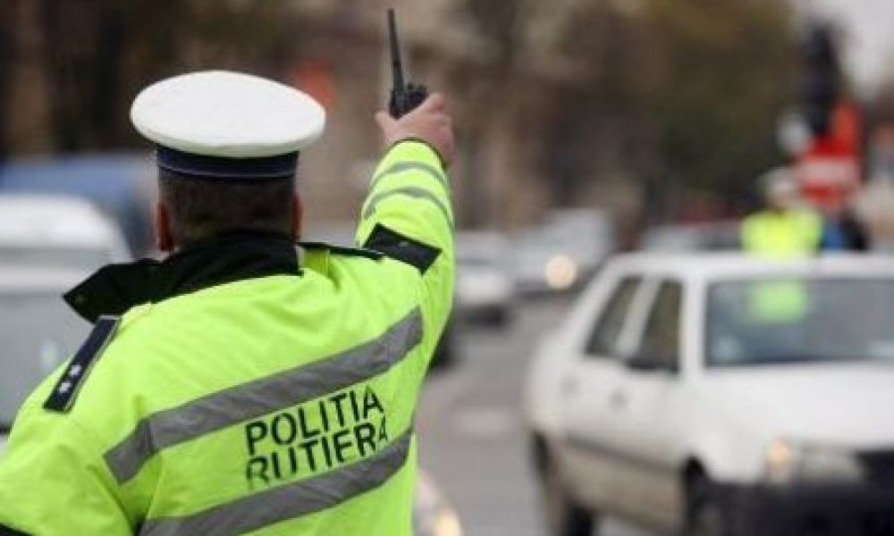 Conducea cu 118 km/h. Șoferița de 78 de ani i-a șocat pe polițiști