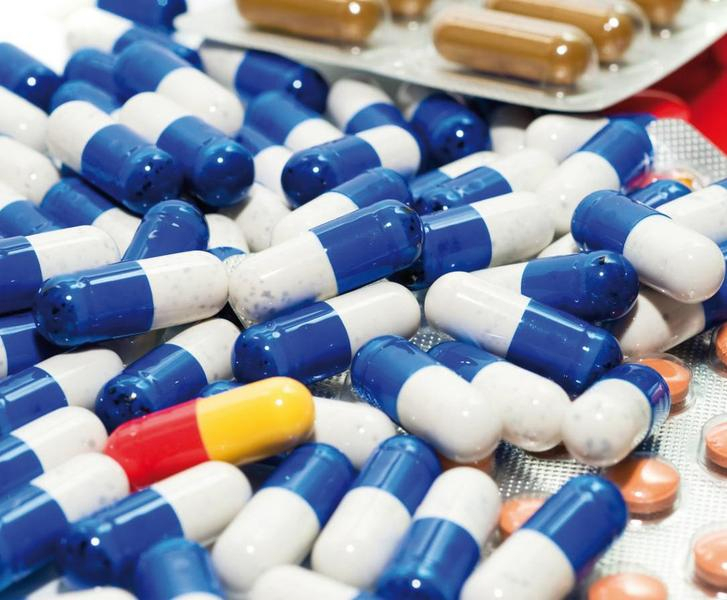 Combinații periculoase de medicamente! Ce să nu iei niciodată împreună și care sunt riscurile asociate