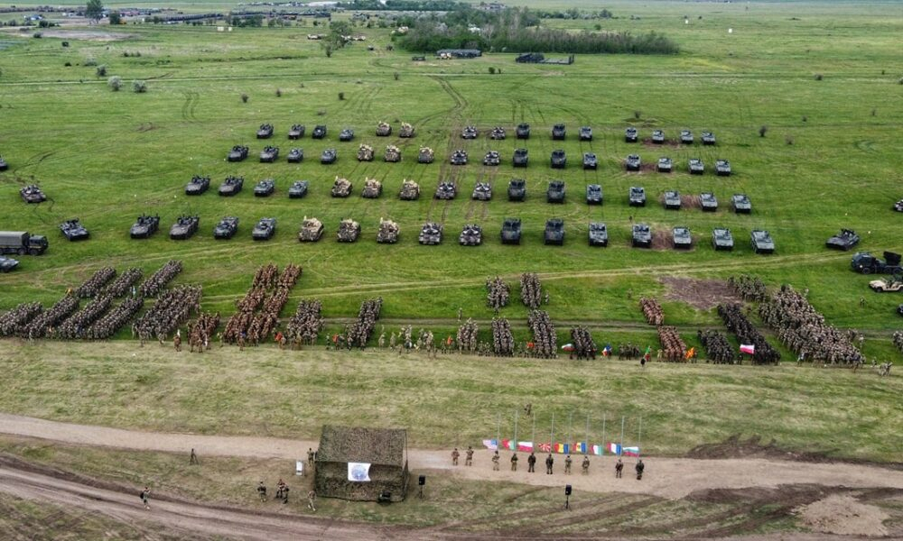 Mii de soldați, mobilizați în poligoanele din România
