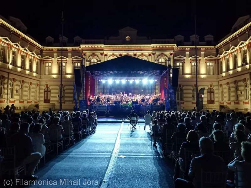 Începe Festivalul Serilor Băcăuane