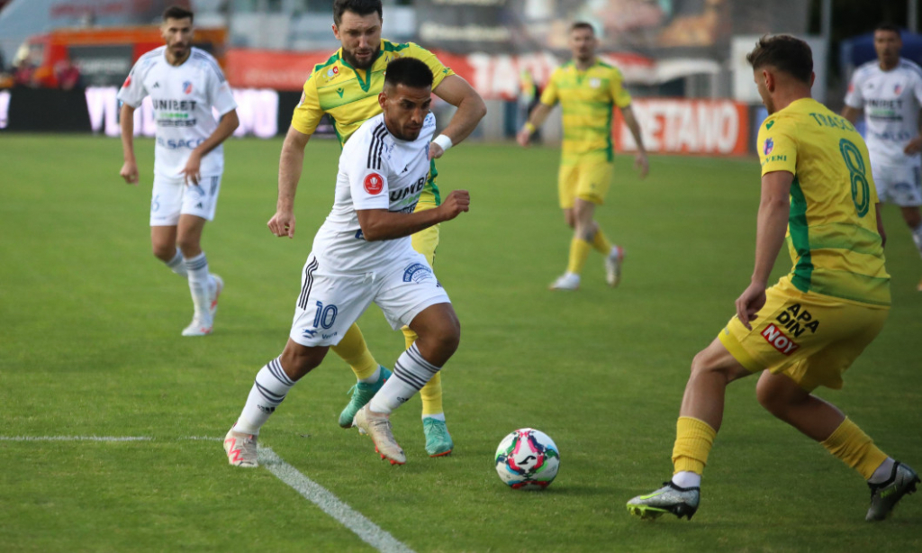 FC Botoșani - CS Mioveni 1-0. Aldair a dat lovitura în prelungiri! Moldovenii, avantaj minim pentru retur