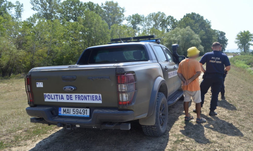 Un turc a încercat să treacă Prutul înot