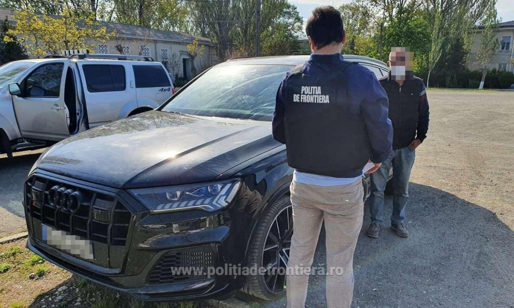 Polițiștii de frontieră au descins în localități din Suceava: Arme şi muniţie, descoperite la percheziţii