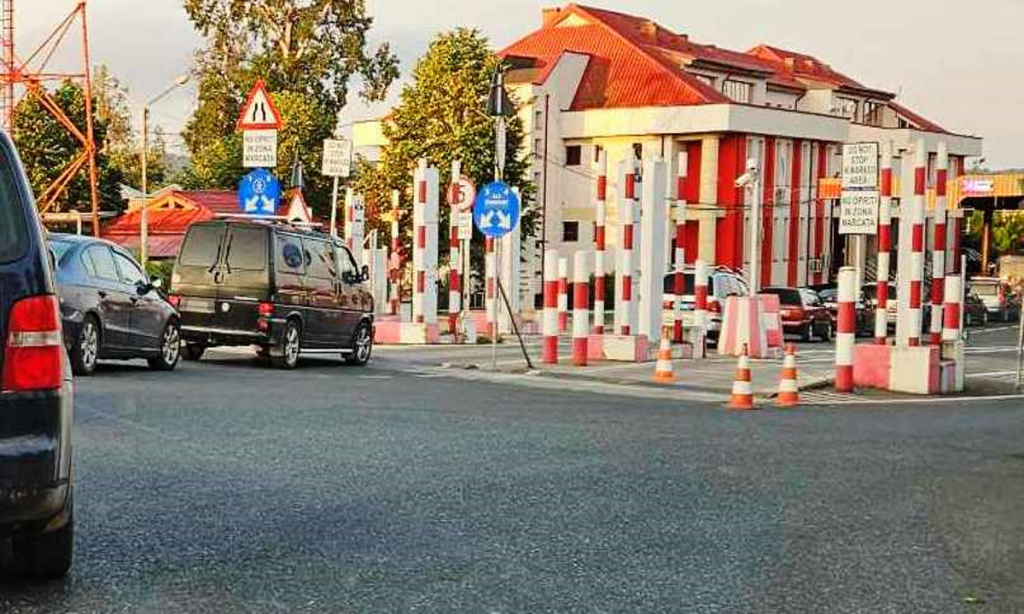 Chinez cu mașină înmatriculată în Spania, oprit din drumul către Moldova. Avea permis fals, din Mexic!