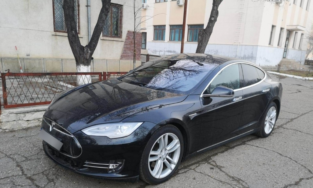 Autoturism căutat de autorităţile din Norvegia, descoperit în Iaşi