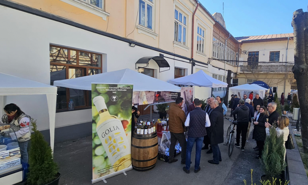 „Vin şi peşte la Iaşi, de Buna Vestire”