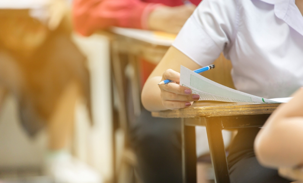 Proiectul pilot de testare a elevilor ieșeni va fi extins la nivel naţional
