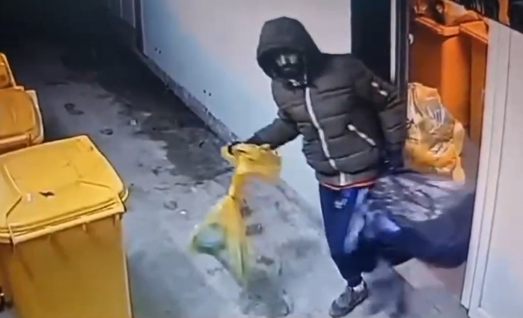  El este 'Domnul Oase', individul care a furat picioarele amputate de la Spitalul Cantacuzino