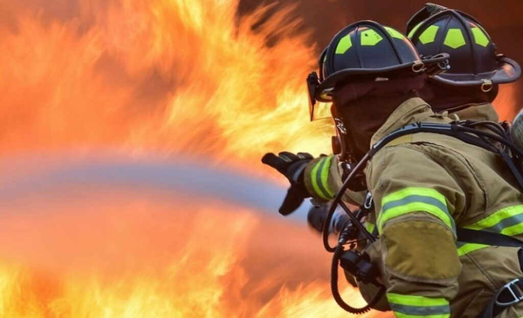 Incendiile în miriști dau bătaie de cap pompierilor