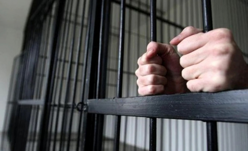 Bărbat condamnat la închisoare după ce a sunat inutil la 112 de aproape o mie de ori