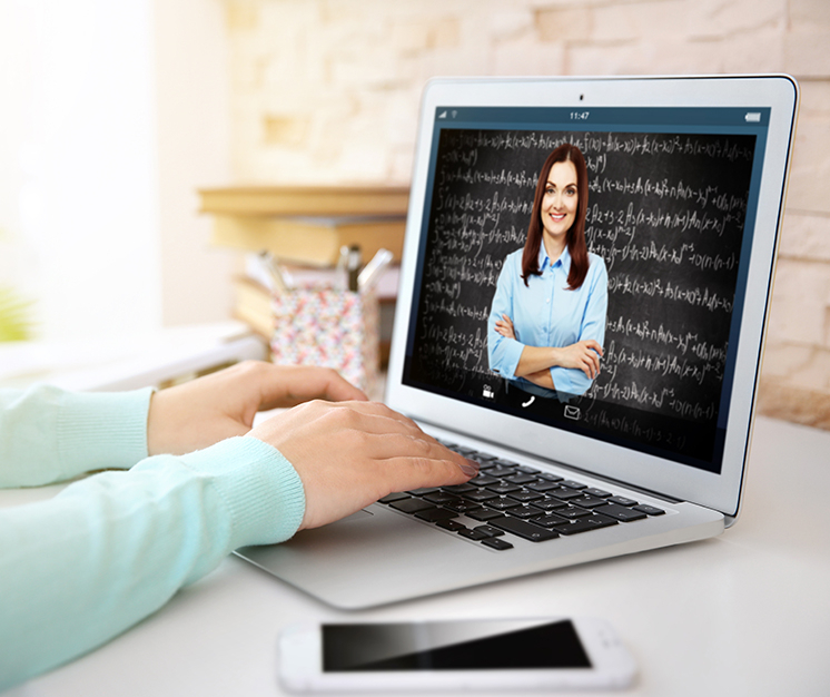  Ce riscă profesorii care refuză să predea online