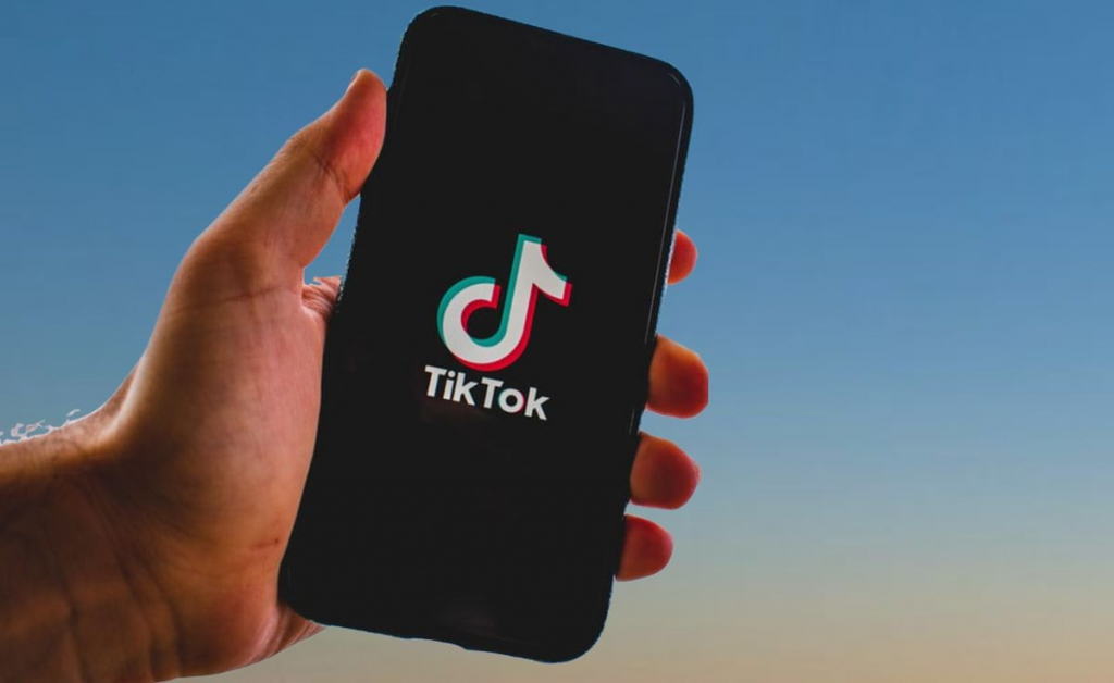 Cât câștigă influencerii pe TikTok și Instagram în 2025