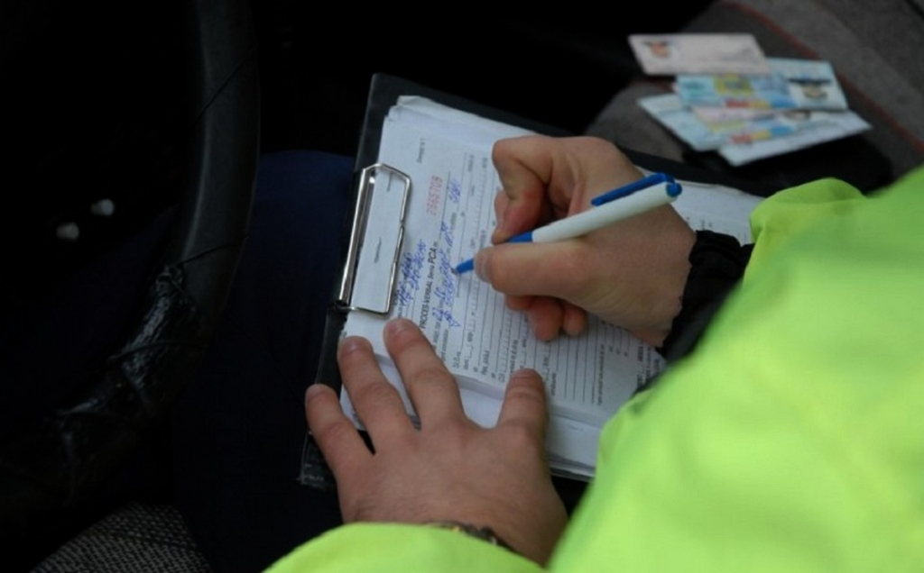 Poliţiştii ieşeni au aplicat, într-o singură zi, 236 de amenzi!