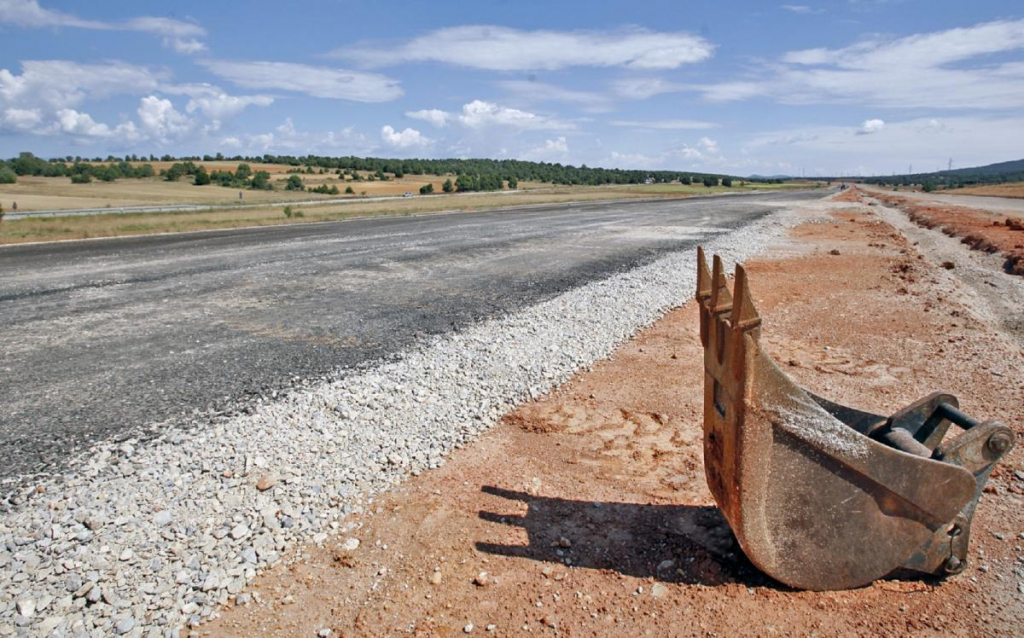 Finanțare europeană anulată pentru unele segmente ale autostrăzilor A7 și A8!