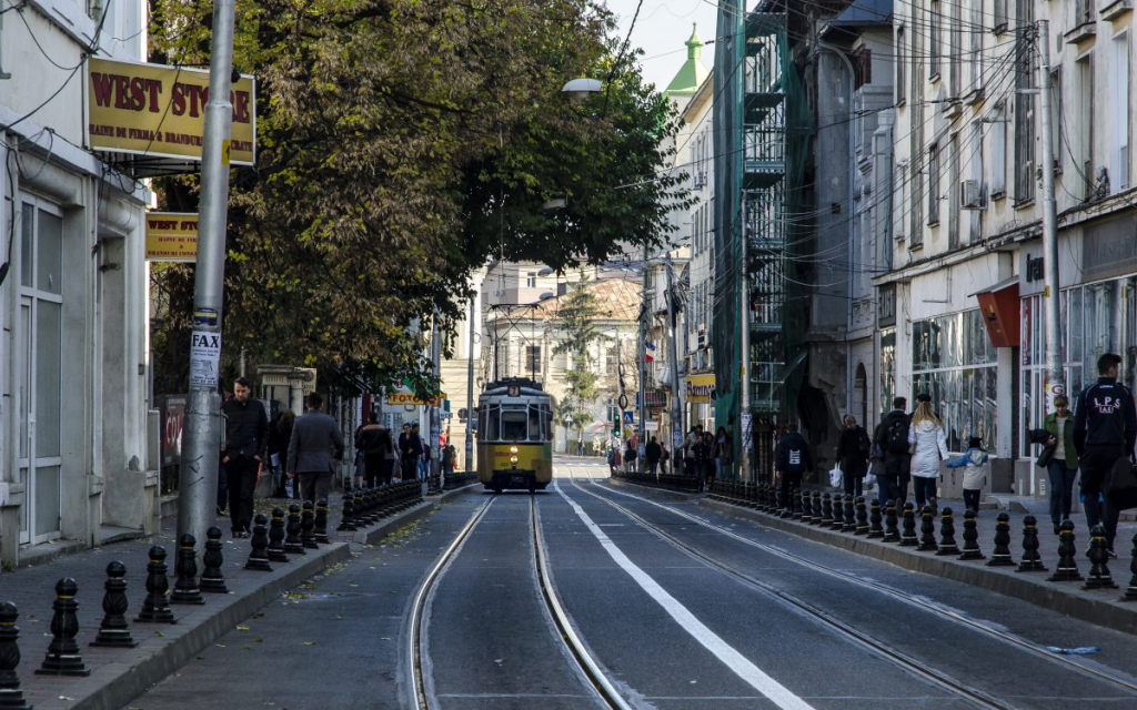 Iașul neștiut. O călătorie printre tăceri și povești ascunse