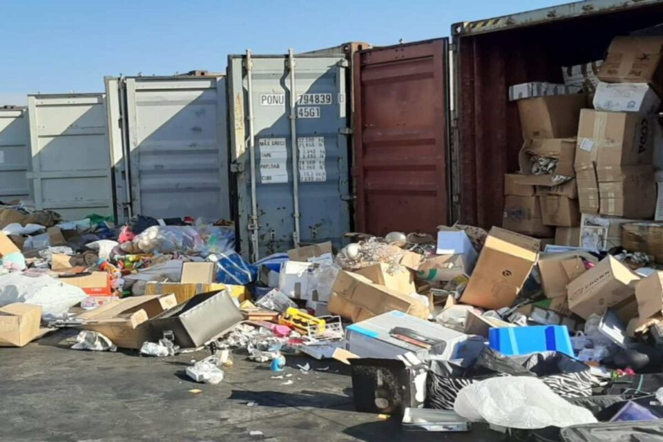 Un container cu 18 tone de deşeuri, sosit din Belgia, descoperit în Portul Constanţa Sud-Agigea