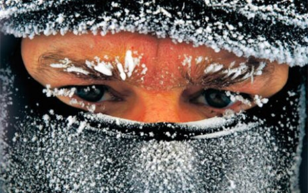 Ger de crapă pietrele - minus 29 de grade la Întorsura Buzăului
