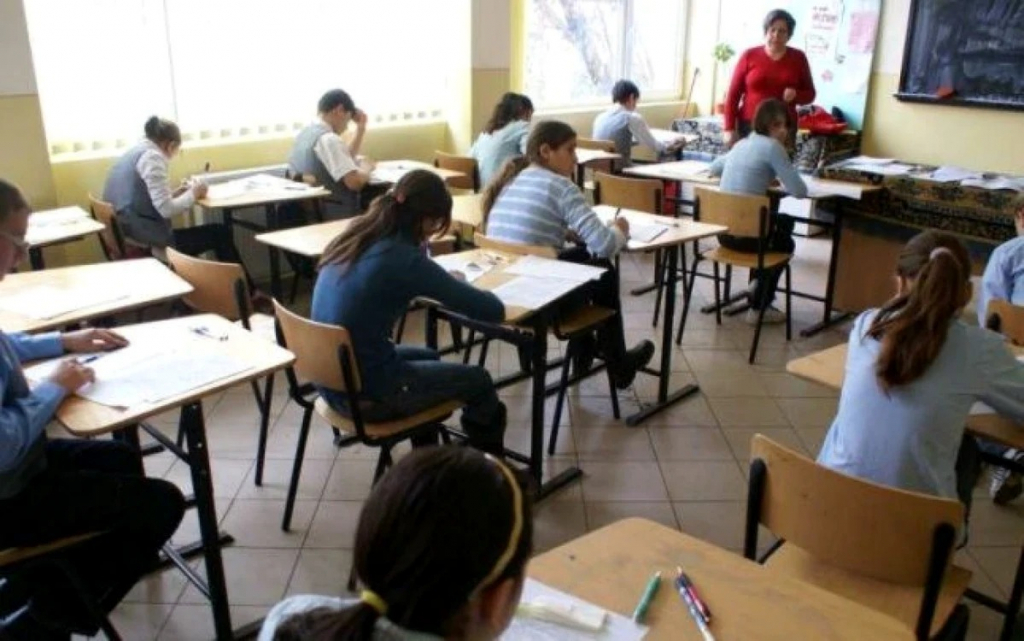 Doar 37% dintre elevii băcăuani au luat notă de trecere, la matematică, la simularea de Evaluare Națională 2024