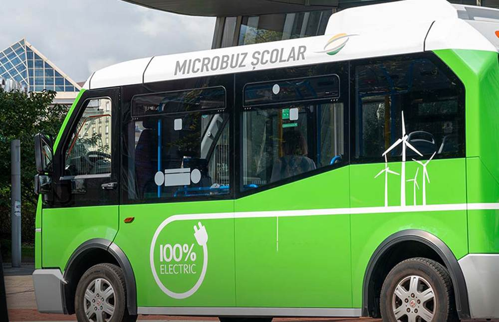 Trei noi microbuze electrice pentru școlile Iașului, din economiile CJ!