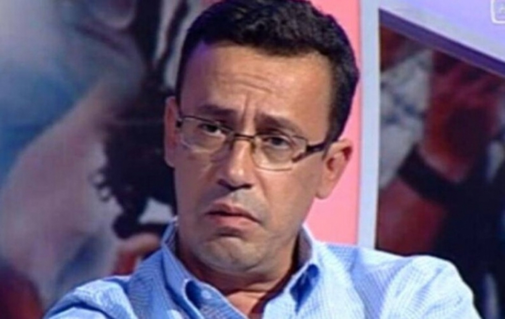 Victor Ciutacu arată cartonașul roșu fanilor preşedinţilor: 'Pe măsură ce nisipul din clepsidră s-a împuținat, l-au luat și pe Iohannis la șuturi'