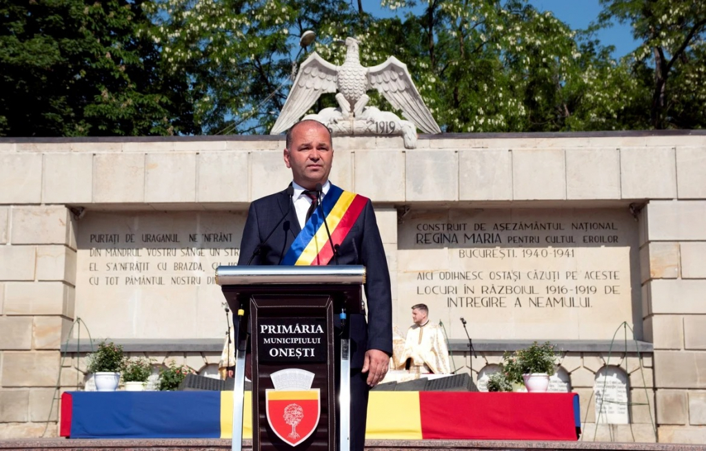 Primarul Oneștiului, Laurențiu Neghină, și-a dat demisia, după ce instanța l-a găsit în conflict de interese